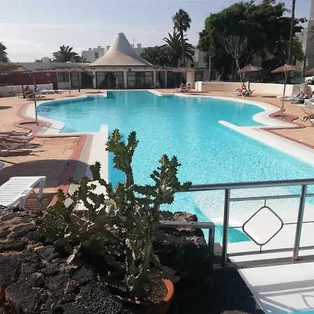 Luca 05 En Playa Roca Costa Teguise