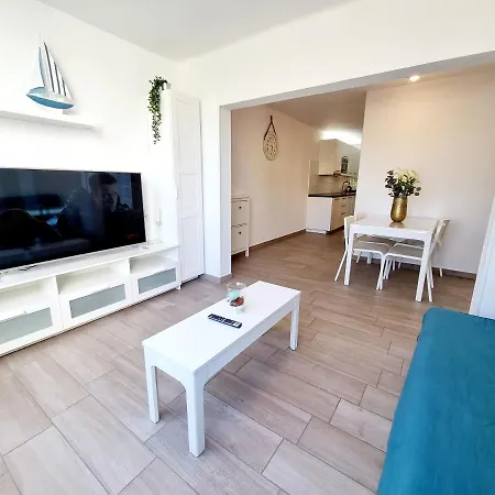 Apartman Luca 05 En Playa Roca