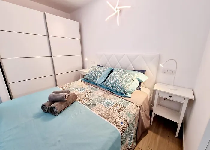 Luca 05 En Playa Roca Costa Teguise